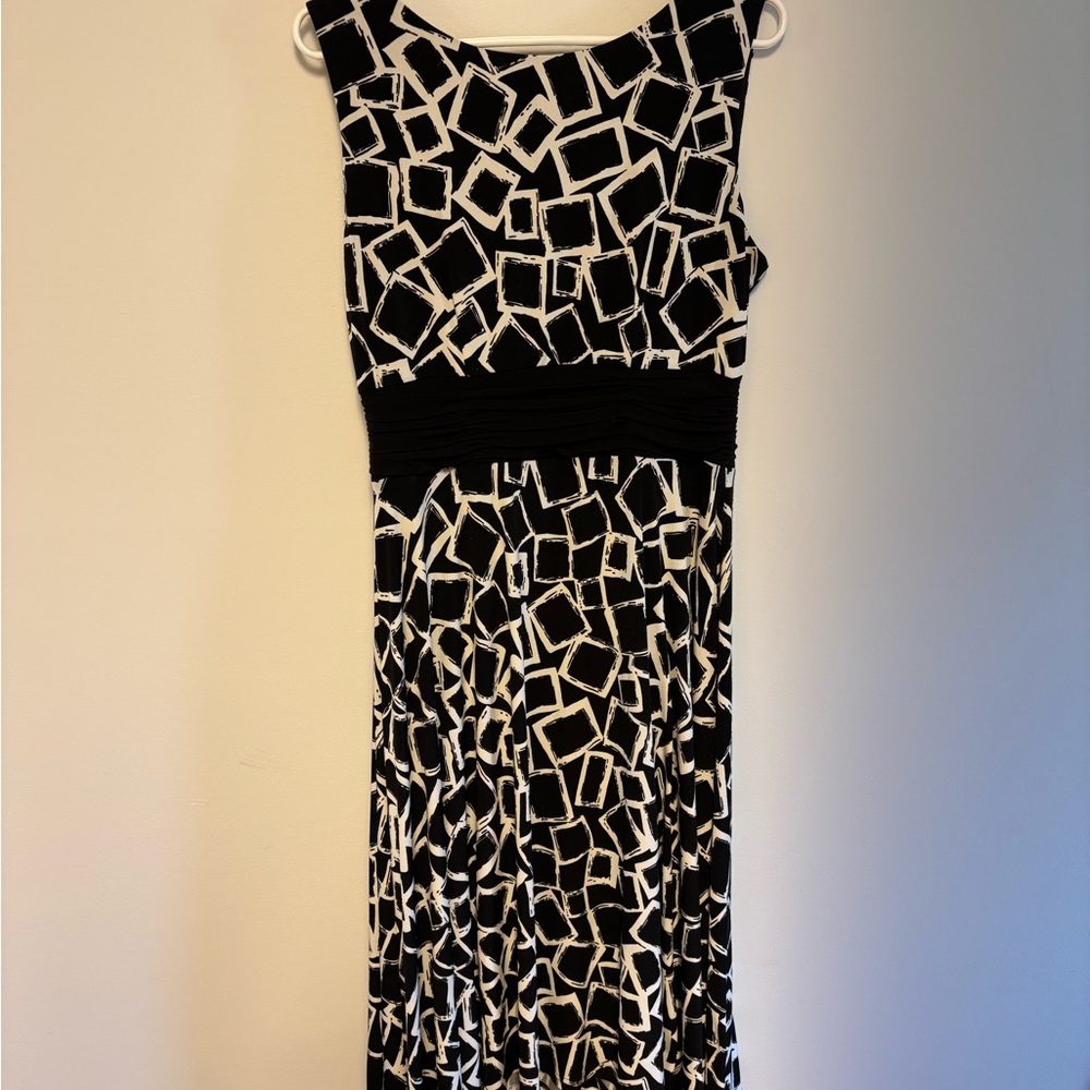 Jessica Howard Black and White Sleeveless Maxi Dress